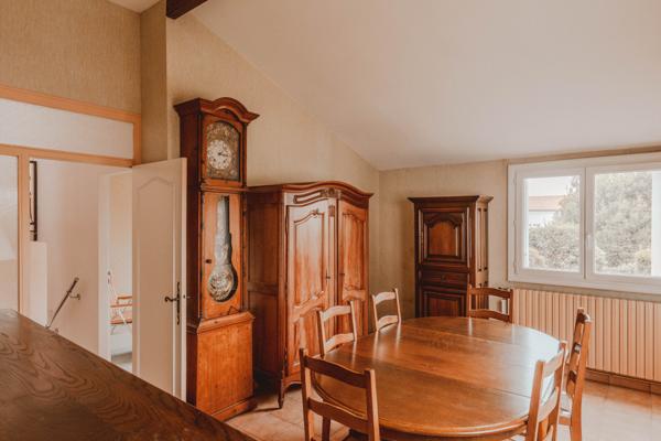 Maison
         7 pièces
        - 98 m² 299 000 € *