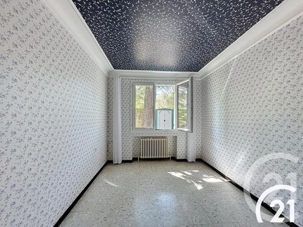 Maison à vendre  6 pièces - 222,85 m 2   ROBION  - 84