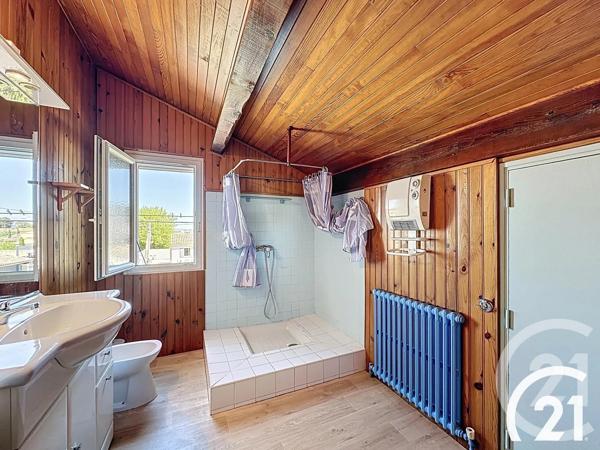 Maison à vendre  6 pièces - 222,85 m 2   ROBION  - 84