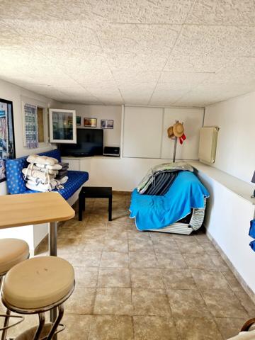 RARE A LA VENTE TRES BELLE VILLA AVEC STUDIO SUR ENSUES LA REDONNE