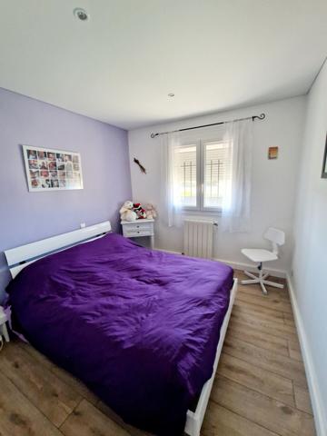 RARE A LA VENTE TRES BELLE VILLA AVEC STUDIO SUR ENSUES LA REDONNE