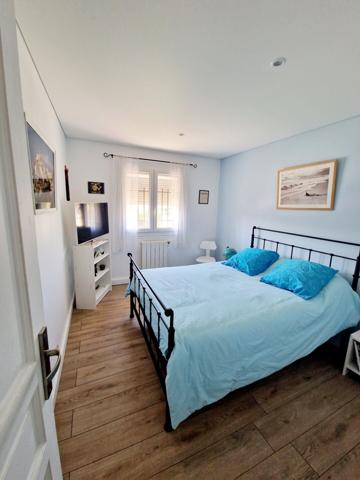 RARE A LA VENTE TRES BELLE VILLA AVEC STUDIO SUR ENSUES LA REDONNE