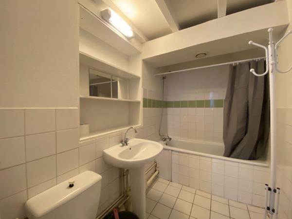 A LOUER : T1 à LILLE • • 500 € CC • Réf. G270-1G