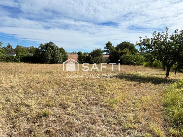 Terrain constructible au coeur du village