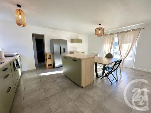 Maison à vendre  3 pièces - 91,43 m 2   SIX FOURS LES PLAGES  - 83