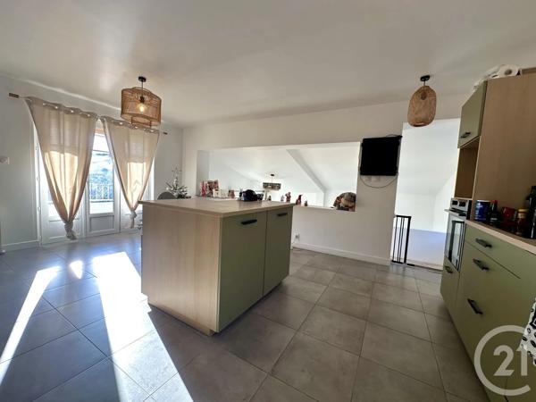 Maison à vendre  3 pièces - 91,43 m 2   SIX FOURS LES PLAGES  - 83