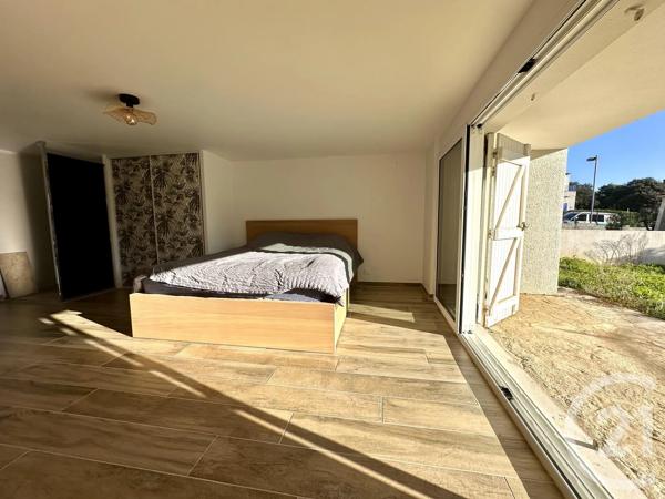 Maison à vendre  3 pièces - 91,43 m 2   SIX FOURS LES PLAGES  - 83