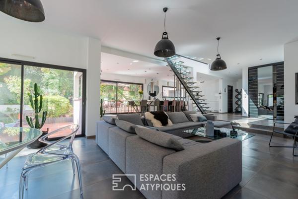 Maison d’architecte avec terrasses et jardin