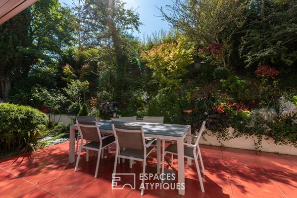 Maison d’architecte avec terrasses et jardin
