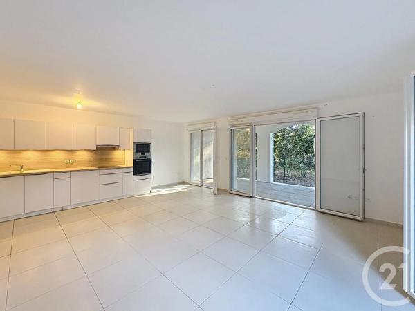 Appartement T4 à vendre  4 pièces - 82 m 2   CAVALAIRE SUR MER  - 83