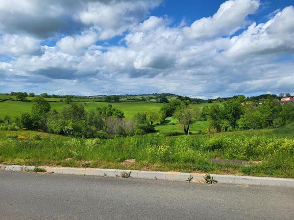 Terrain avec belle vue dégagée