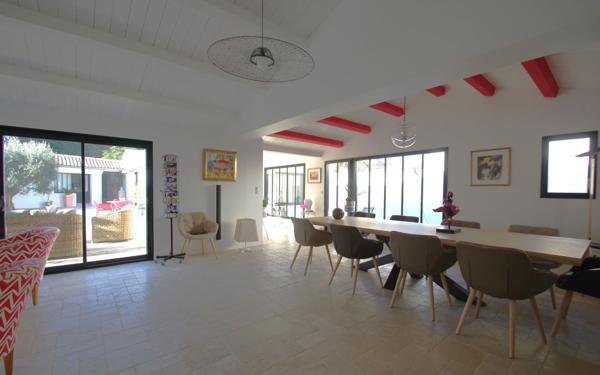 Maison à vendre    6 pièces • 218 m2 Rivedoux-Plage