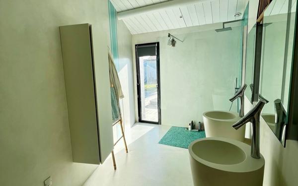 Maison à vendre    6 pièces • 218 m2 Rivedoux-Plage