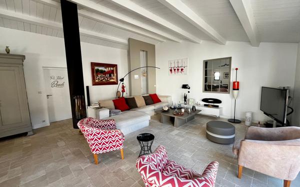 Maison à vendre    6 pièces • 218 m2 Rivedoux-Plage