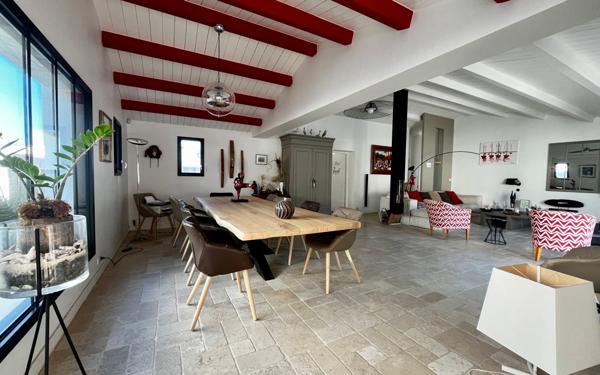 Maison à vendre    6 pièces • 218 m2 Rivedoux-Plage