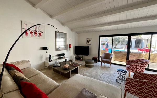 Maison à vendre    6 pièces • 218 m2 Rivedoux-Plage