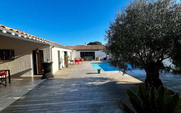 Maison à vendre    6 pièces • 218 m2 Rivedoux-Plage