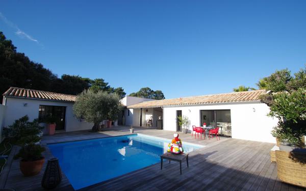 Maison à vendre    6 pièces • 218 m2 Rivedoux-Plage