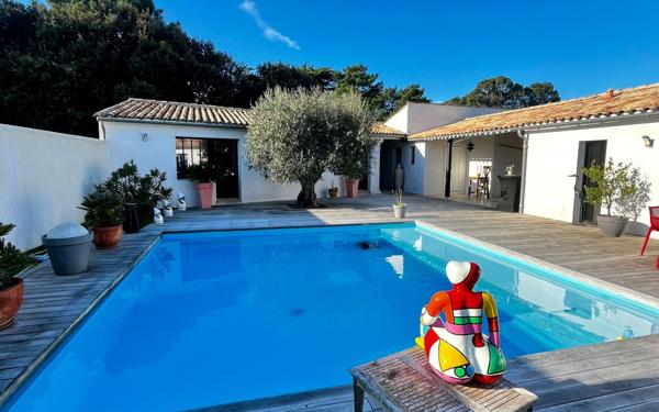 Maison à vendre    6 pièces • 218 m2 Rivedoux-Plage