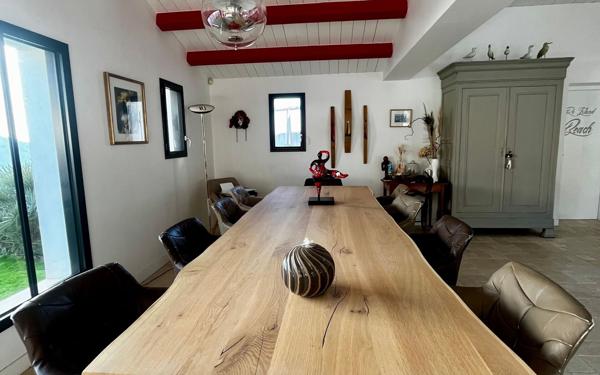 Maison à vendre    6 pièces • 218 m2 Rivedoux-Plage