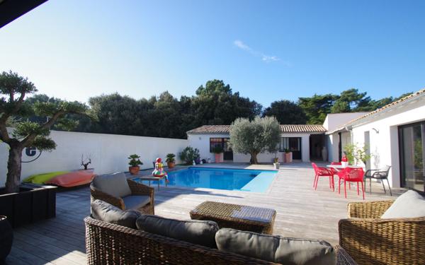 Maison à vendre    6 pièces • 218 m2 Rivedoux-Plage