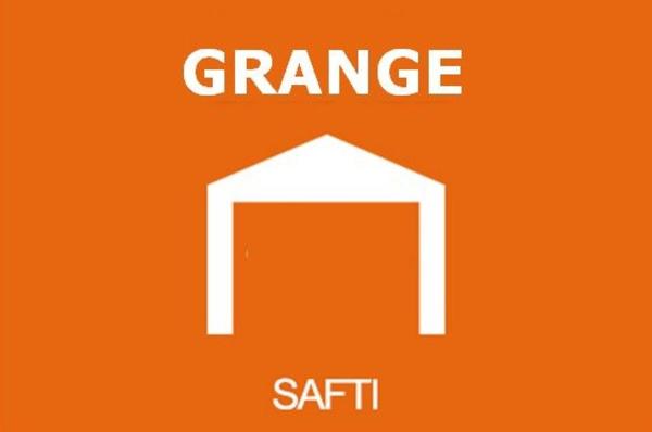 Grange et terrain en bordure de rivière