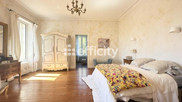 Maison 6 pièces - 236 m²