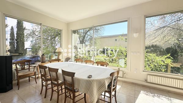 Maison 6 pièces - 236 m²