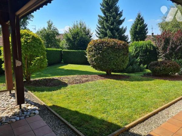 Proche centre ville et écoles : Très Belle Maison d'architecte construite en 1981, composée de ...