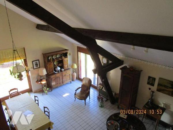 Proche centre ville et écoles : Très Belle Maison d'architecte construite en 1981, composée de ...