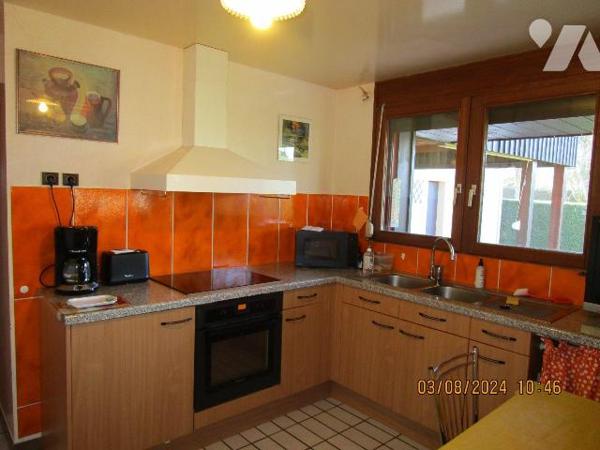 Proche centre ville et écoles : Très Belle Maison d'architecte construite en 1981, composée de ...