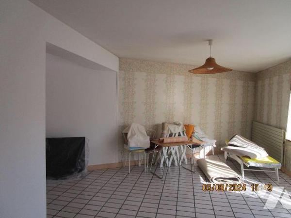 Proche centre ville et écoles : Très Belle Maison d'architecte construite en 1981, composée de ...