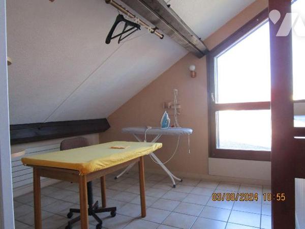 Proche centre ville et écoles : Très Belle Maison d'architecte construite en 1981, composée de ...