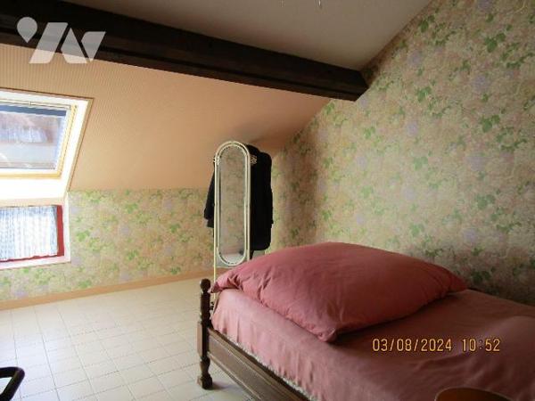 Proche centre ville et écoles : Très Belle Maison d'architecte construite en 1981, composée de ...