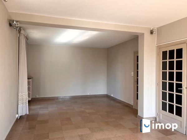 Spacieux T5 familial de 103m² avec garage, balcon et ascenseur en plein cœur de Chalon-sur-Saône