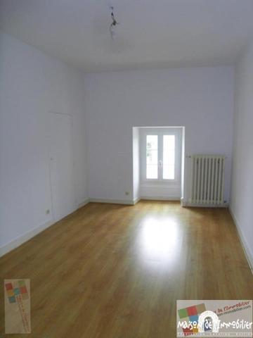 Location Maison de village - 4 chambres - 141m² - Jardin et dépendance - BOUTIERS SAINT TROJAN Détails des diagnostics énergétiques