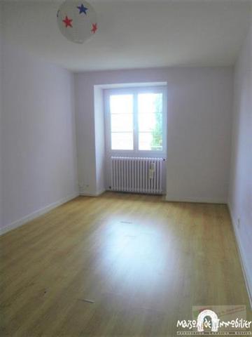 Location Maison de village - 4 chambres - 141m² - Jardin et dépendance - BOUTIERS SAINT TROJAN Détails des diagnostics énergétiques