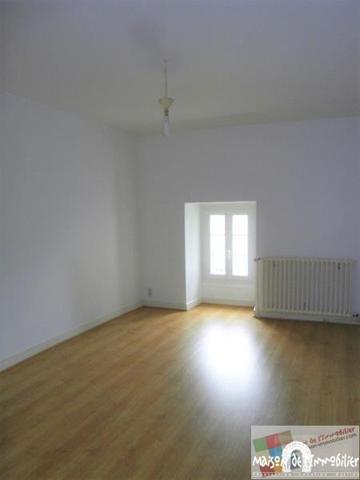 Location Maison de village - 4 chambres - 141m² - Jardin et dépendance - BOUTIERS SAINT TROJAN Détails des diagnostics énergétiques