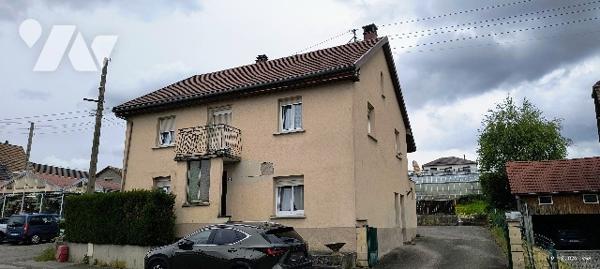 Maison de 172 m2 sue 8,39 ares à rénover.