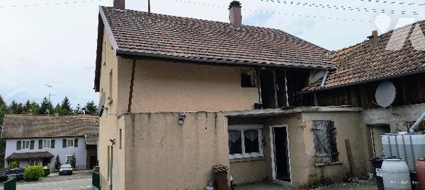 Maison de 172 m2 sue 8,39 ares à rénover.