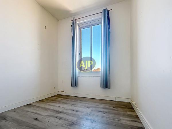 Appartement à vendre Bordeaux - 4 pièces, 80m² avec 3 chambre(s) à 270 000€ - AJP Immobilier Bordeaux Nansouty