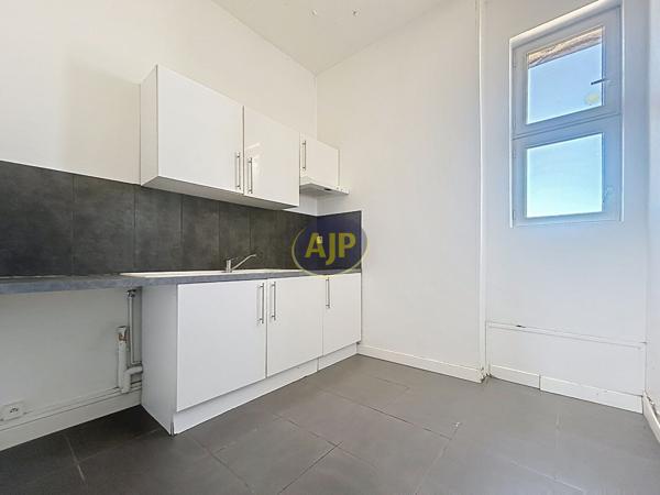 Appartement à vendre Bordeaux - 4 pièces, 80m² avec 3 chambre(s) à 270 000€ - AJP Immobilier Bordeaux Nansouty