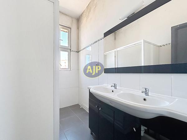 Appartement à vendre Bordeaux - 4 pièces, 80m² avec 3 chambre(s) à 270 000€ - AJP Immobilier Bordeaux Nansouty