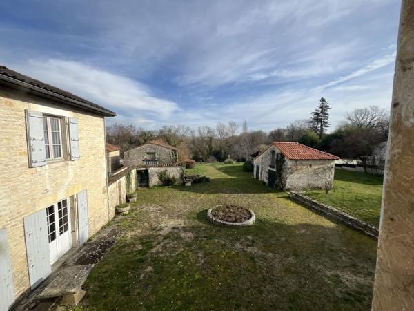 Maison à vendre |  Mansle |  13 pièces | 200 m²