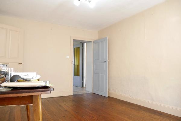 MAISON DE VILLAGE AVEC JARDIN