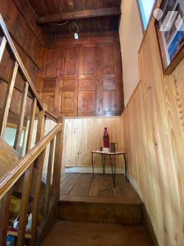 A vendre, à Chalvignac (CANTAL), dans un hameau au calme, une maison mitoyenne habitable de sui...