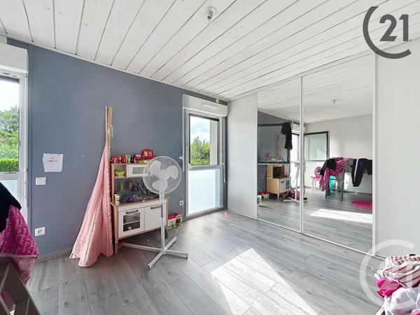 Appartement F5 à vendre  4 pièces - 84 m2 BUCHERES - 10