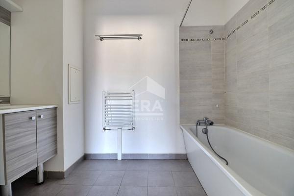 Appartement Aubervilliers 3 pièce(s) 74 m2