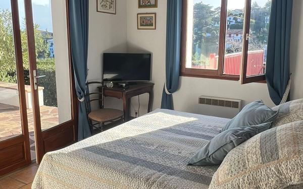 Maison à vendre    6 pièces •  Ciboure