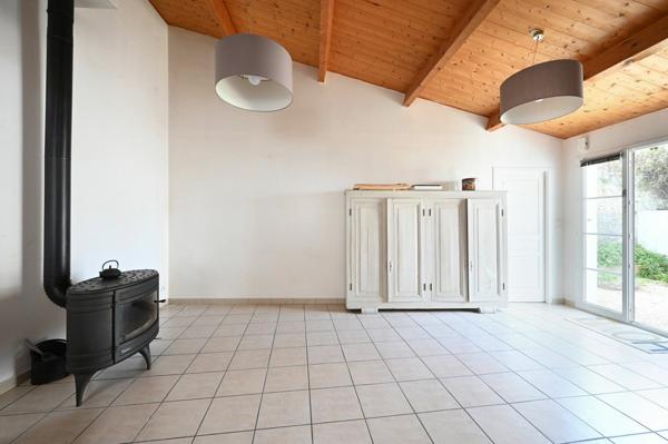 Maison à vendre    6 pièces •  Saint-Clément-des-Baleines